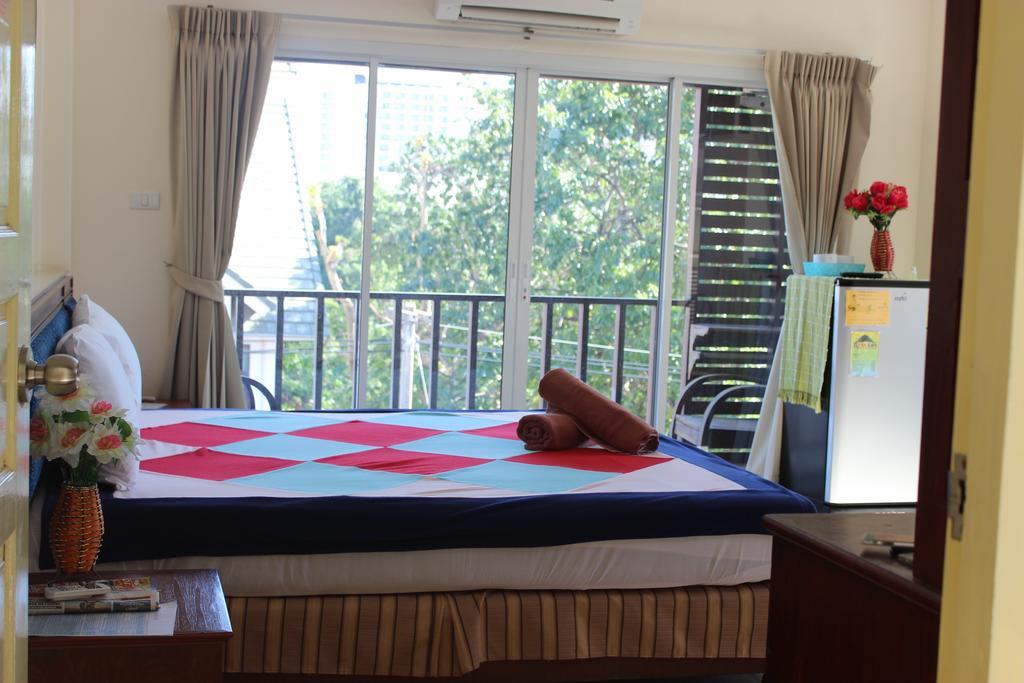 Dacha Beach Pattaya Exterior photo